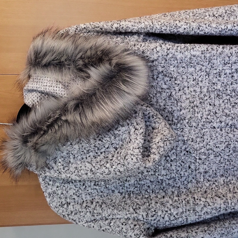 Ladies' full-length sweater coat - Picture 16 of 16